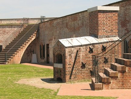 Battle of Fort Macon Civil War.jpg