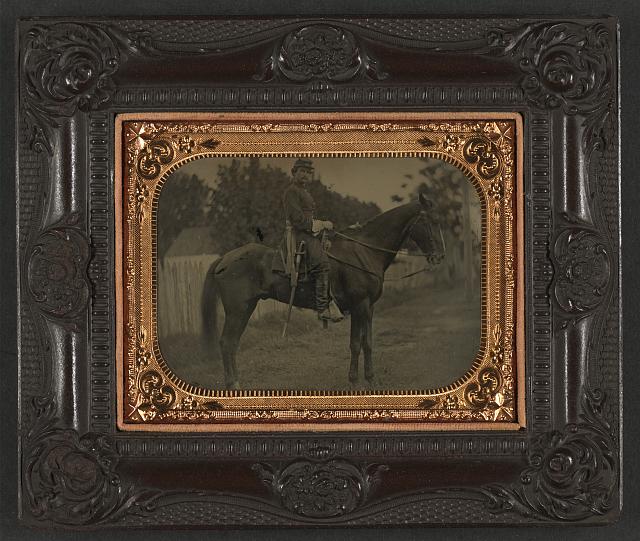 Union Cavalry first lieutenant with saber.jpg
