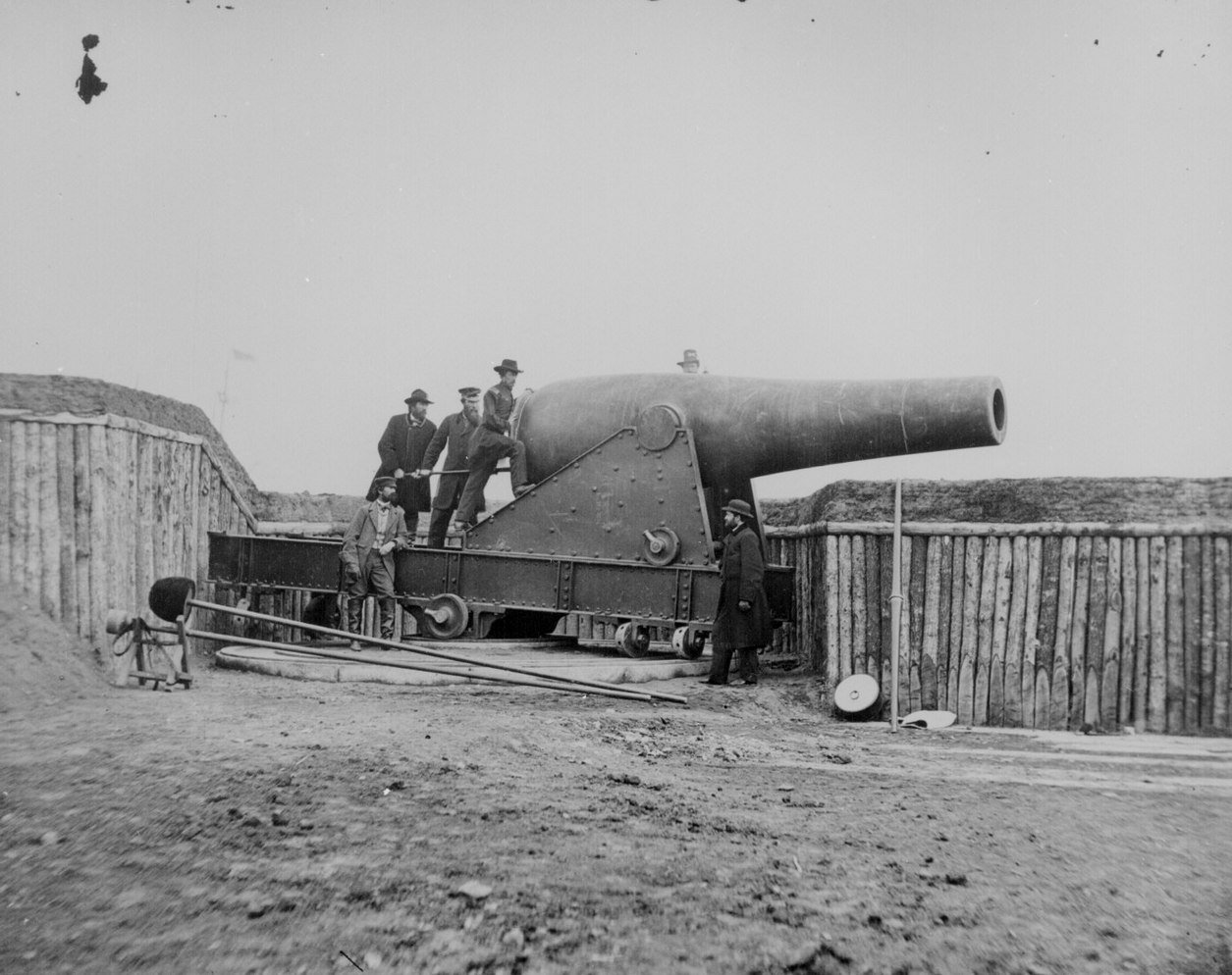 Civil War Rodman Cannon.jpg